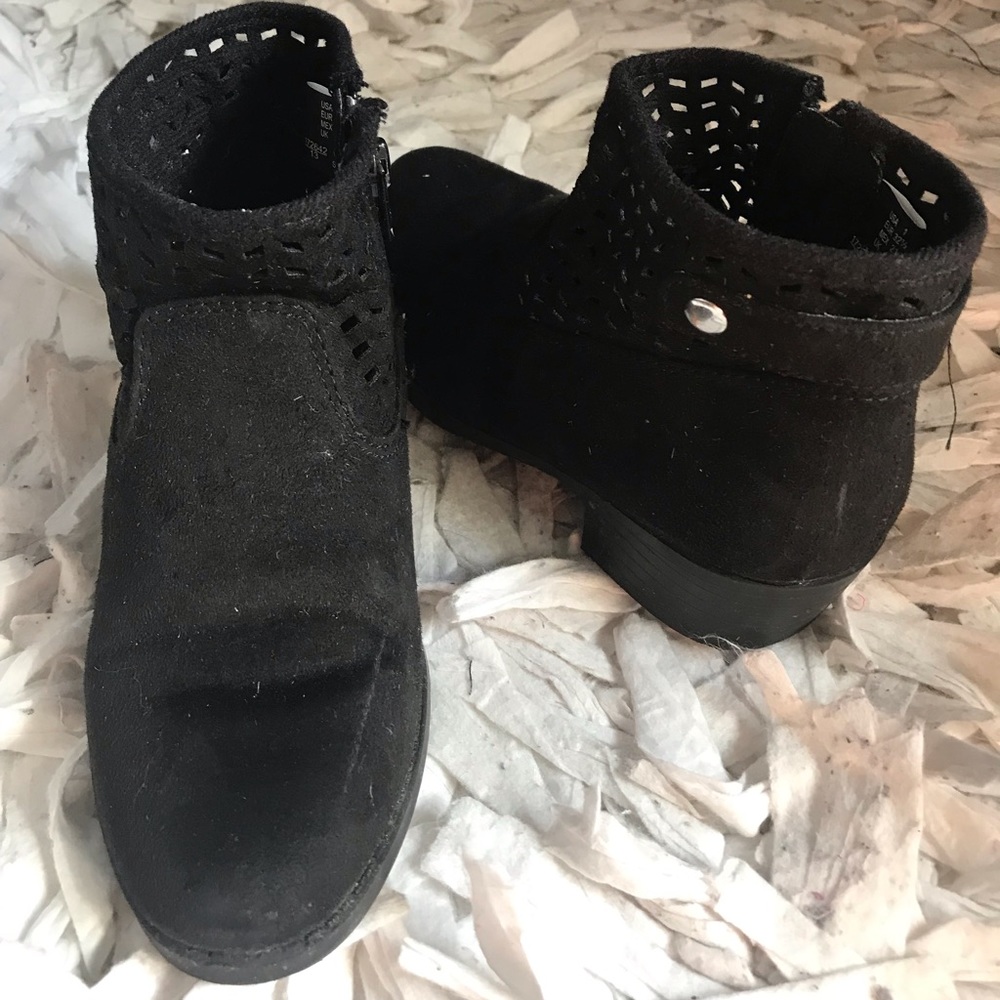GIRL’S AMERICAN EAGLE ANKLE BOOTS